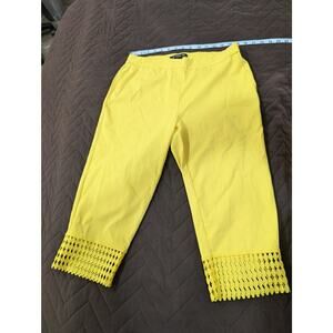 Women's yellow Capri pants with lattice hem legs by Zac & Rachel size 10 petite